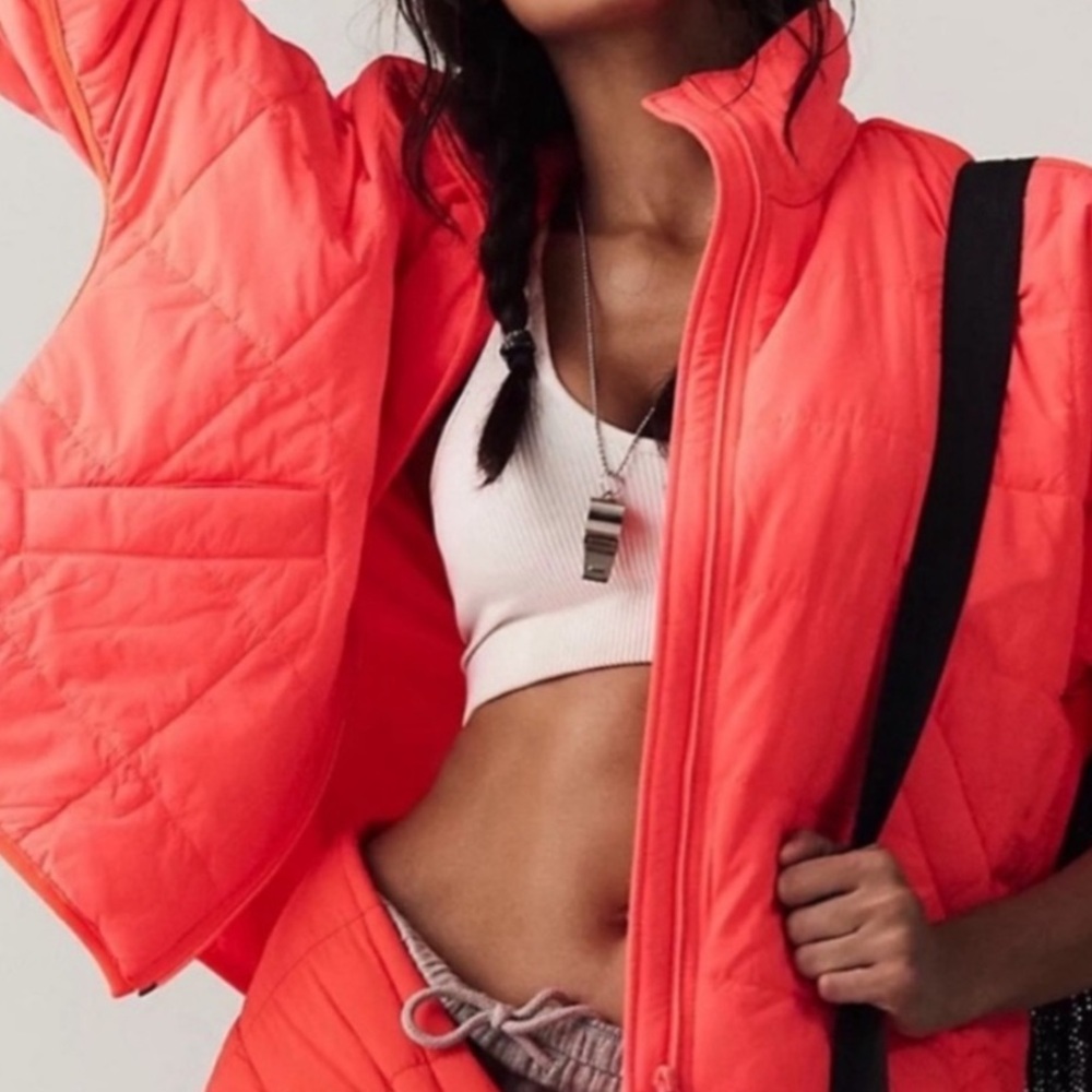 Catch live show for specials on Free People Movement puffers. Pippas & packables - Picture 6 of 17